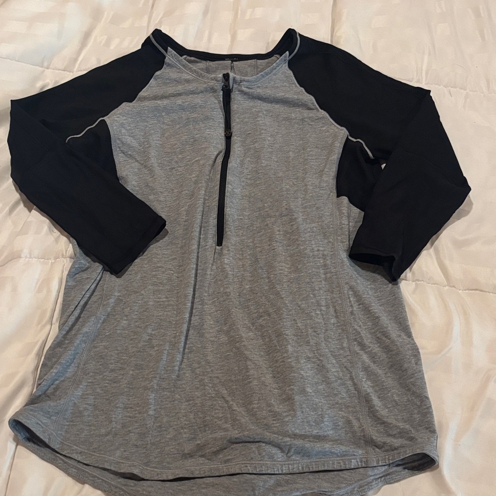 Lululemon Athletica Gray and Black Long Sleeve Tee